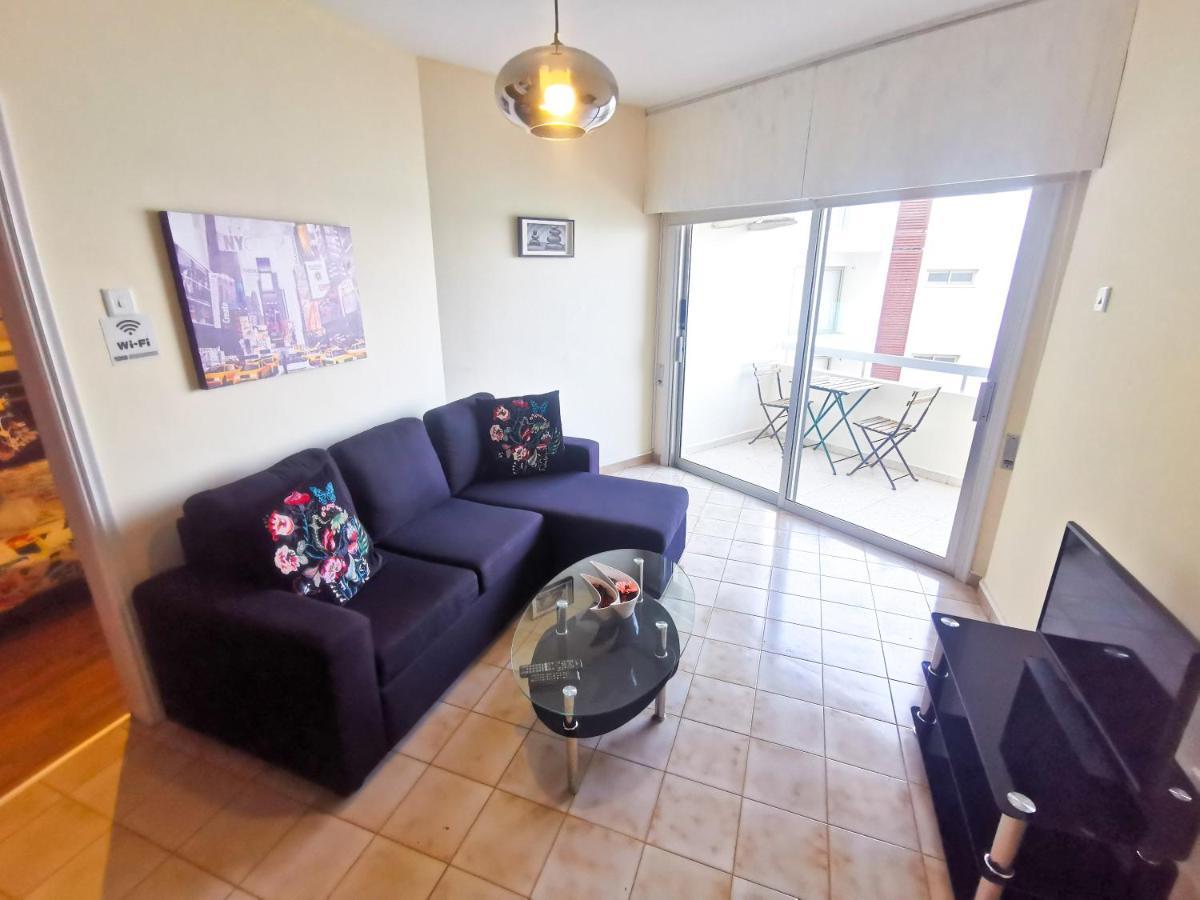 Flirty Flamingo Seaview Seafront Apartment Larnaca Exteriér fotografie