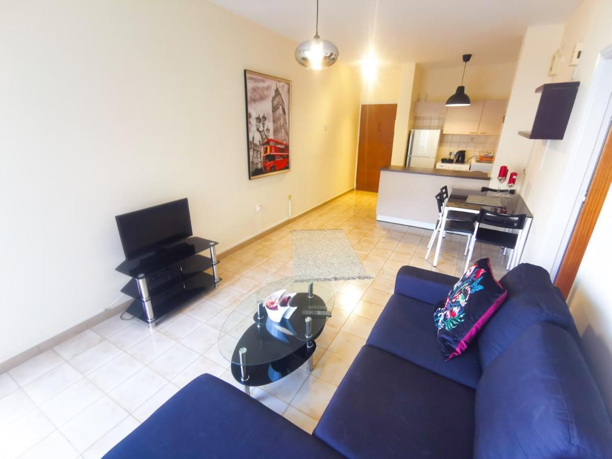 Flirty Flamingo Seaview Seafront Apartment Larnaca Exteriér fotografie